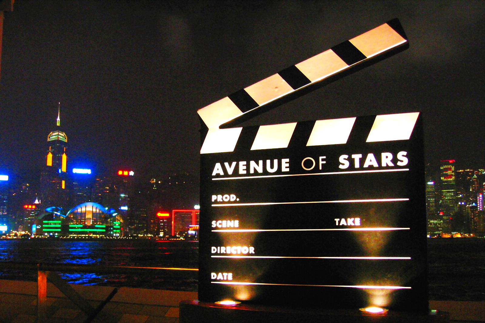 Avenue_of_Stars_in_Hong_Kong(2)