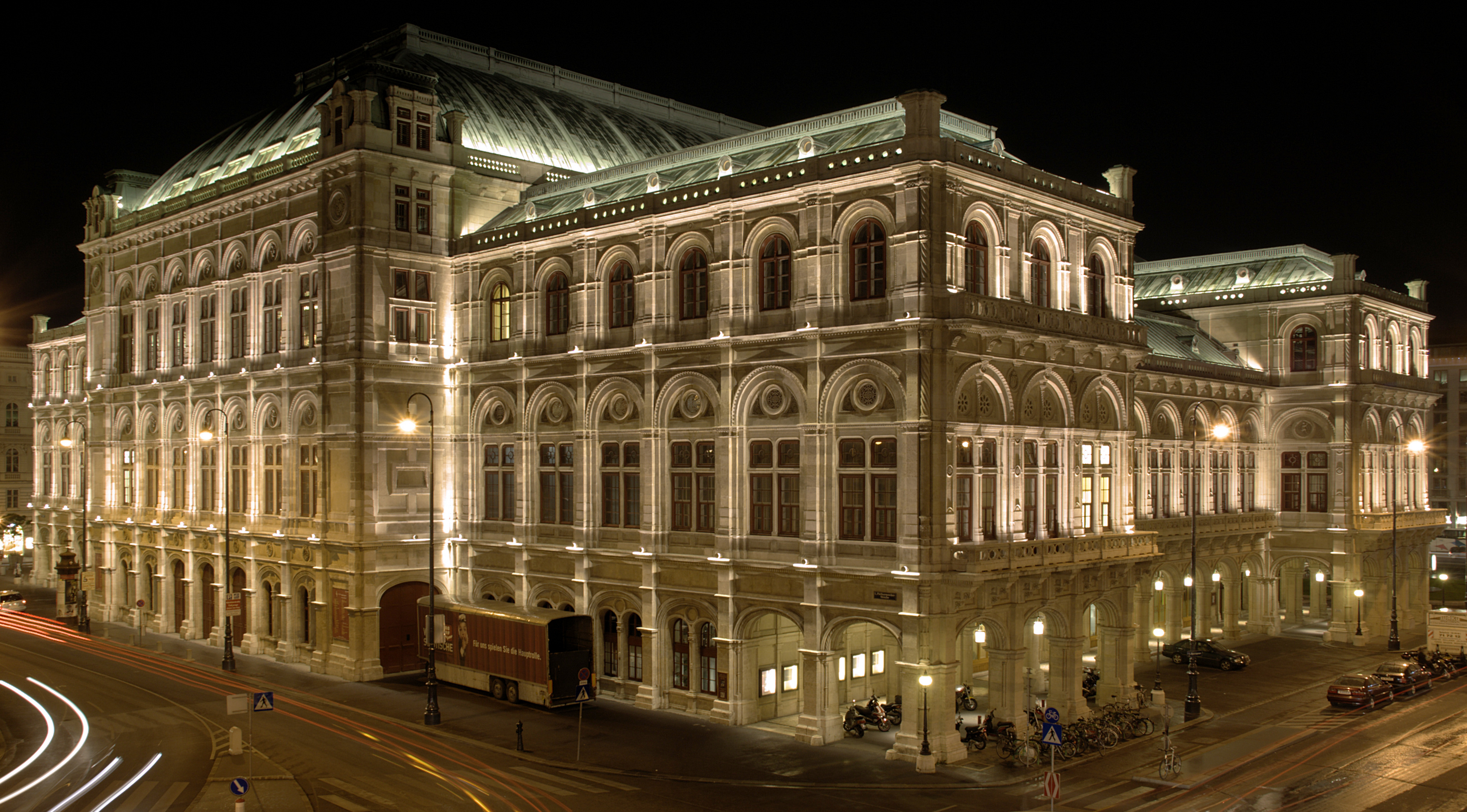 vienna opera house guided tour